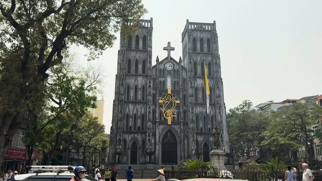 【ハノイ旅行記・観光編③】交通量カオス！2階建てバスで街ブラ＆限定ユニクロの記事動画
