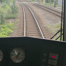 通勤列車の画像