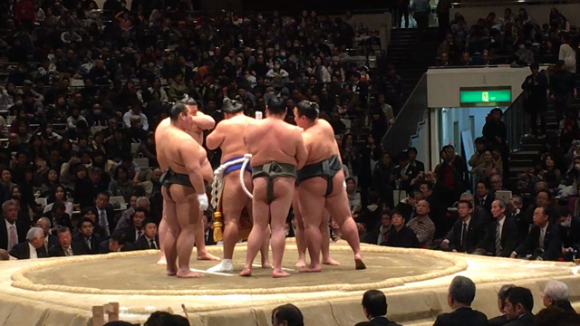 断髪式のあとの記事動画