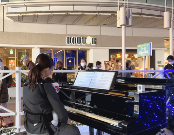 相模大野ステーションスクエアにストリートピアノの記事動画