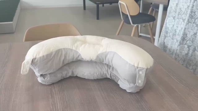 目から鱗！　家でも外でも使える枕の使い方がすごかった！の記事動画