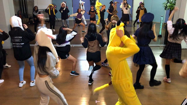 HALLOWEEN LESSON♥︎の記事動画