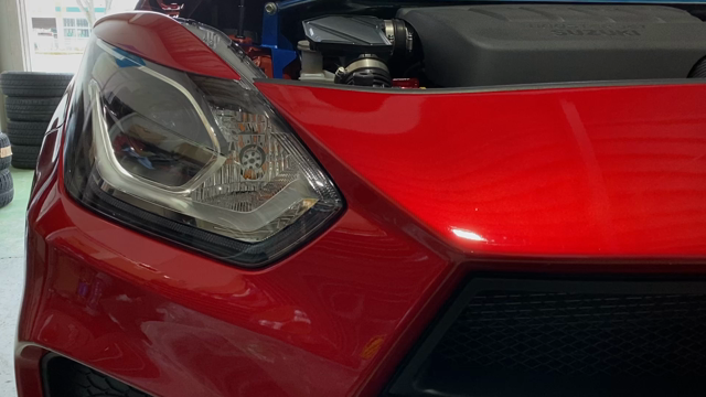 スズキ　スイフトスポーツZC33Sエンジンフードリフター、テールランプ交換、ウィンカーLED化！の記事動画