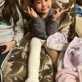 3/5 骨折中の息子とお出かけの画像