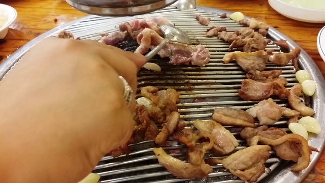 韓国　二日目　夜ご飯の記事動画