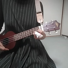 おうち時間♪deウクレレ  糸の画像
