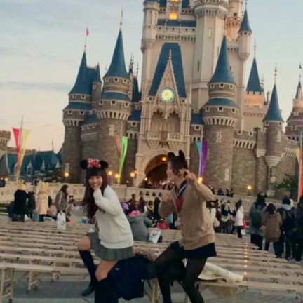 制服ディズニーの記事動画